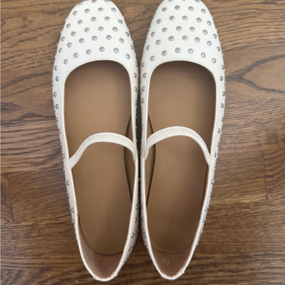 Chic White Flats